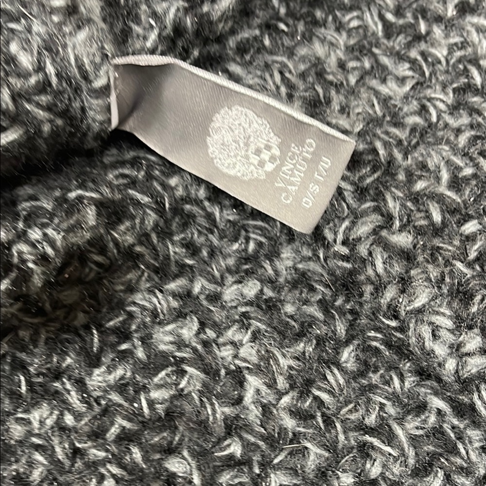 RN# 67508, CA# 26983, Vince Camuto Knit Sweater - Picture 7 of 7